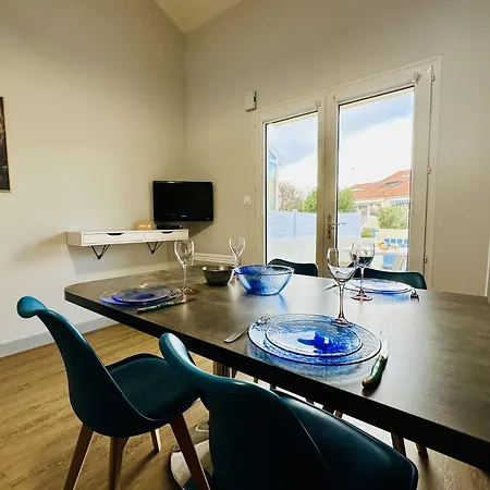 別荘 Jolie Maison De Mitoyenne Au Calme Proche Tanchet 4 Personnes レ・サ​​ーブル・ドロンヌ